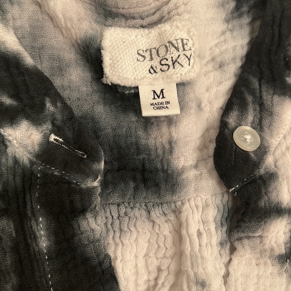 Stone and Sky black and white tie die gauzy button down top M - Picture 7 of 8